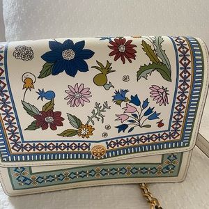 Tory Burch Robinson shoulder bag.